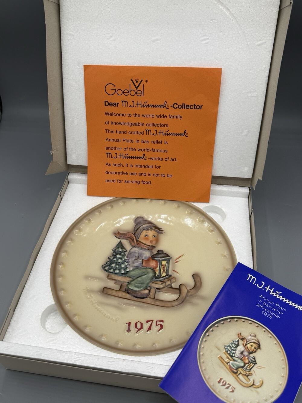 M.J. Hummel Goebel 1975 5th Annual Plate HUM 268 Sled West Germany w Box